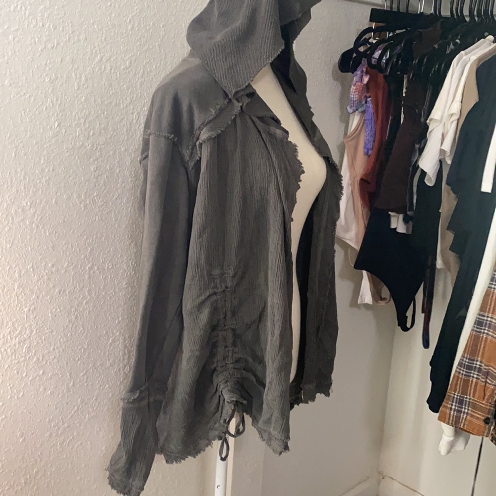 Bobeau Mixed Media Ruched Hooded Cardigan - Picture 4 of 14